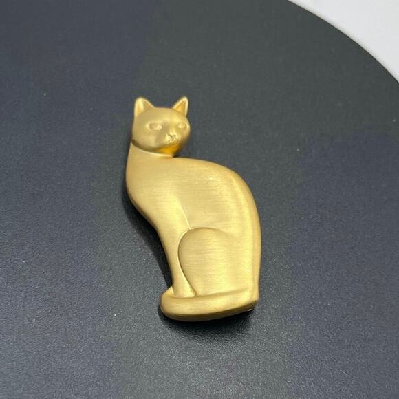 Smithsonian Institution Matte Brushed Gold Tone Sleek Cat Pin Brooch - Picture 2 of 9